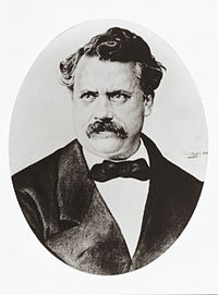 https://upload.wikimedia.org/wikipedia/commons/thumb/0/0d/Portrait-Louis-Vuitton.jpg/200px-Portrait-Louis-Vuitton.jpg